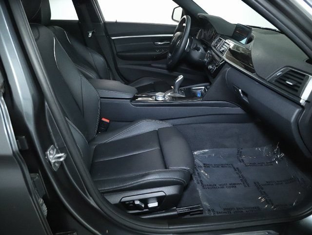 Used 2018 BMW 330i xDrive Sedan w/ Premium Package AWD/4WD image 39