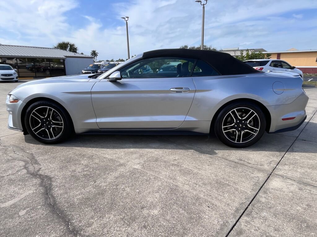 Used 2020 Ford Mustang Premium RWD image 6
