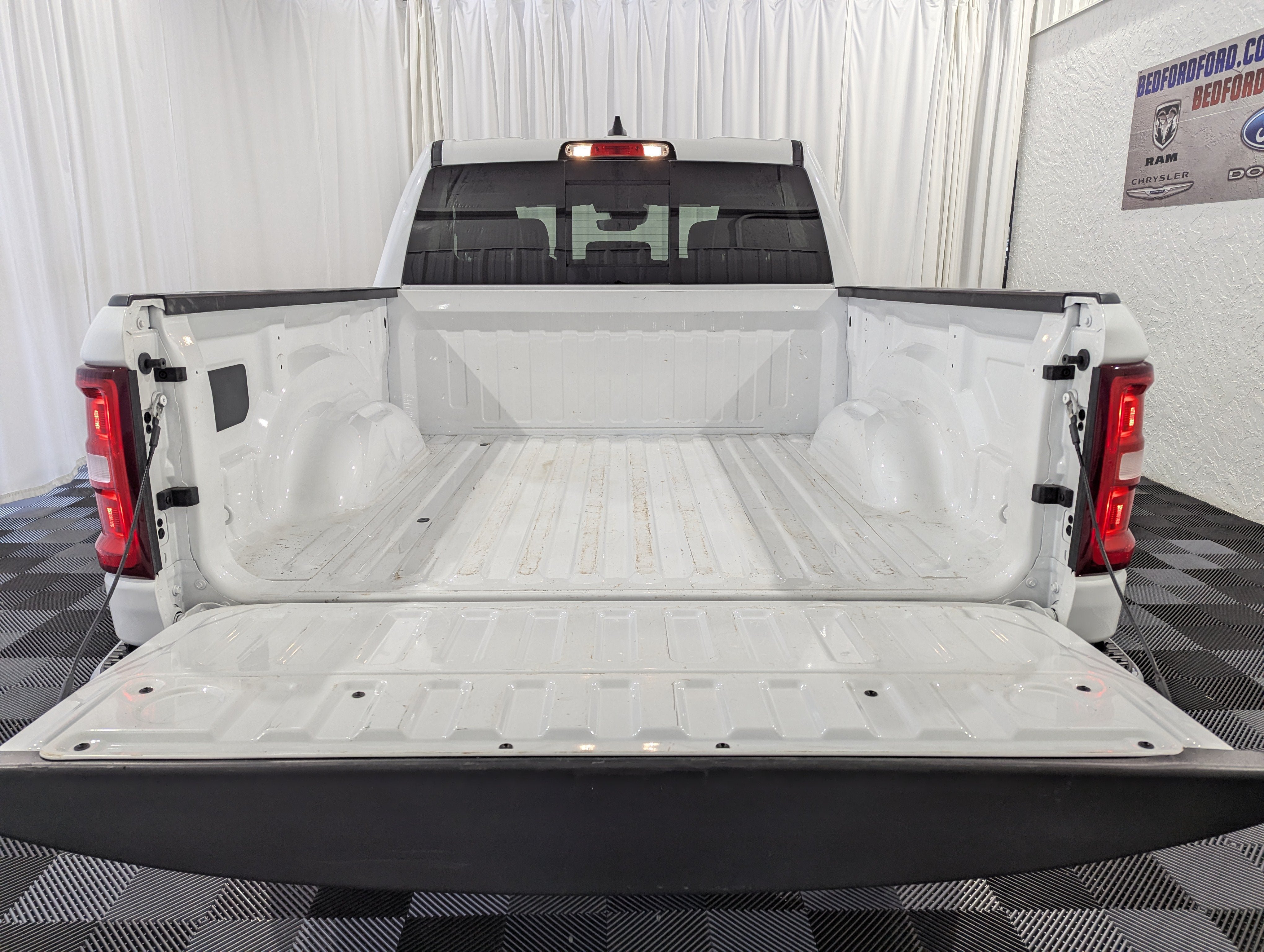 Used 2026 RAM 1500 Laramie AWD/4WD image 11