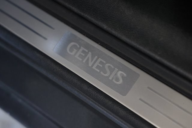 Used 2021 Genesis G90 3.3T Premium RWD image 23