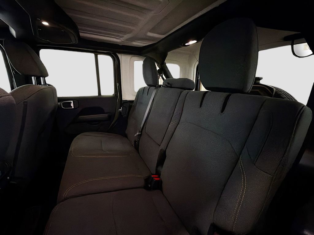 Used 2024 Jeep Wrangler Unlimited Sahara w/ Technology Group image 23