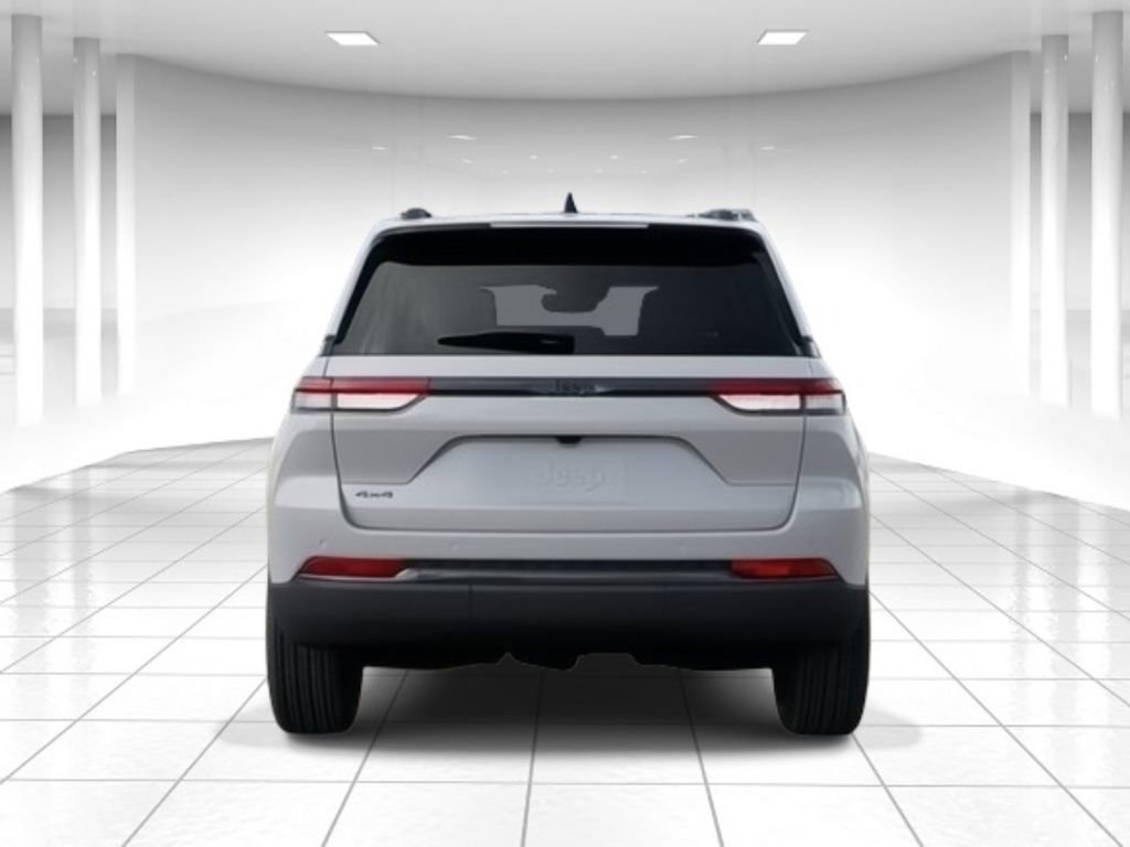 New 2025 Jeep Grand Cherokee Altitude AWD/4WD image 7
