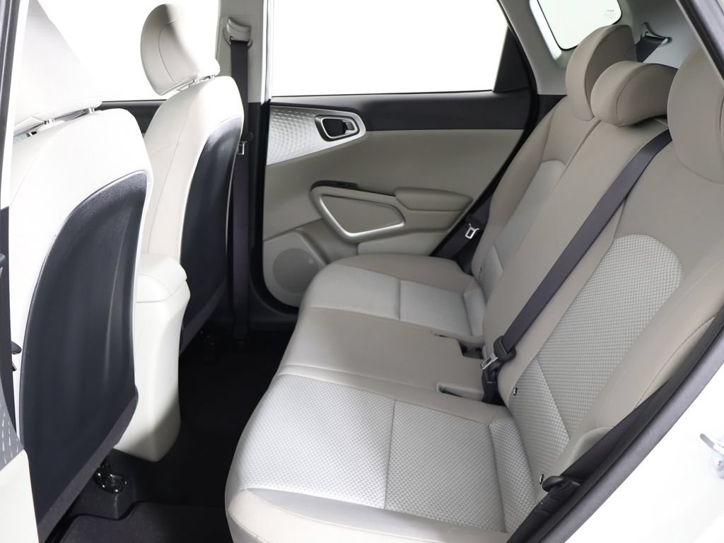 Certified 2023 Kia Soul LX w/ LX Technology Package FWD image 31