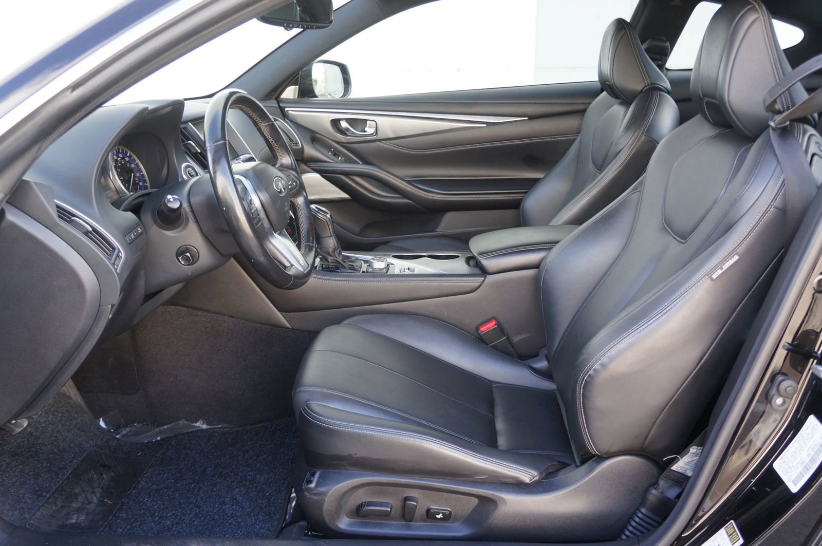 Used 2018 INFINITI Q60 3.0t Luxe w/ Sensory Package 3.0T Luxe AWD/4WD image 27