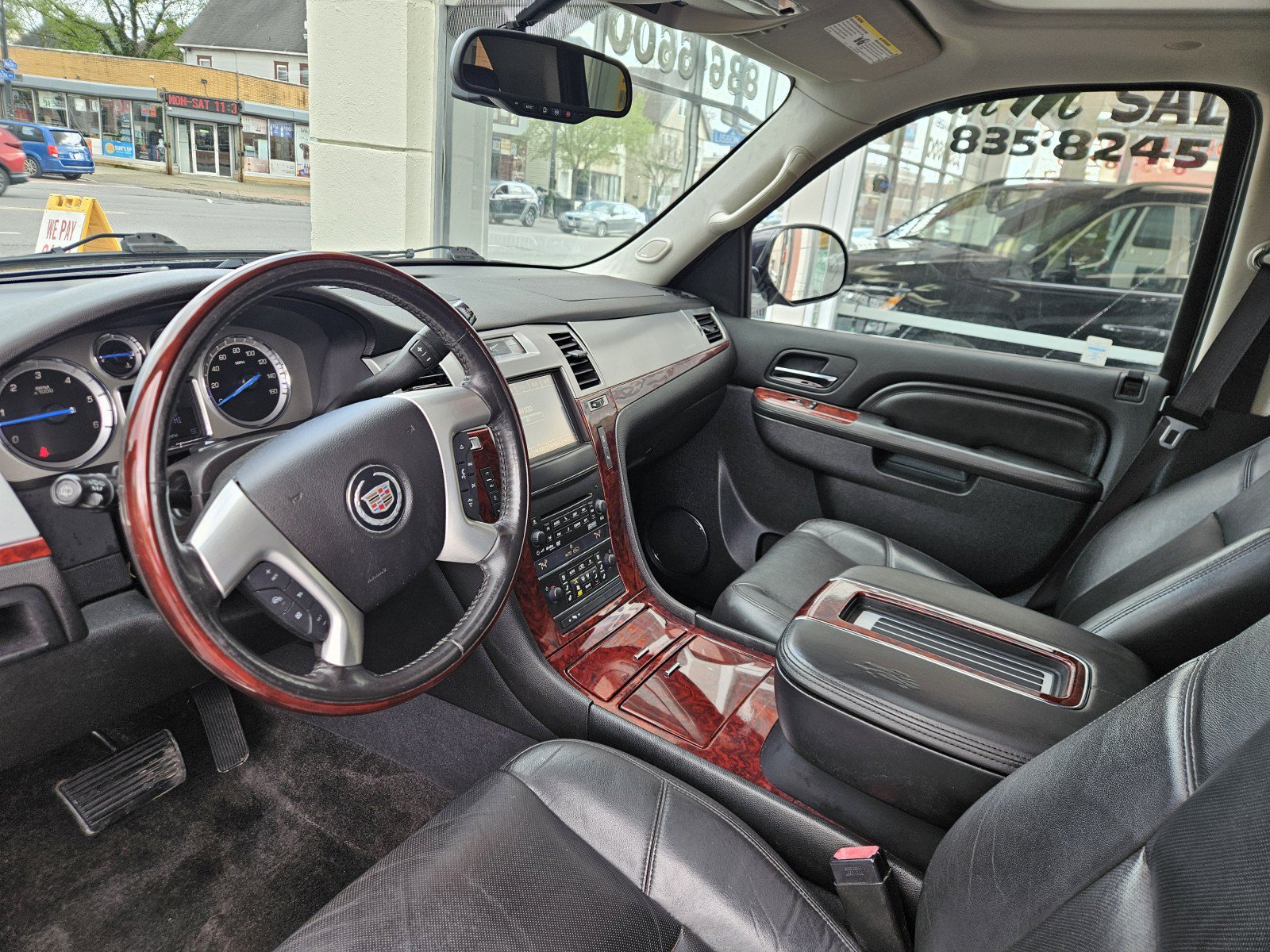 Used 2013 Cadillac Escalade ESV Luxury AWD/4WD image 28