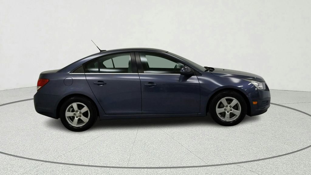 Used 2014 Chevrolet Cruze LT image 2