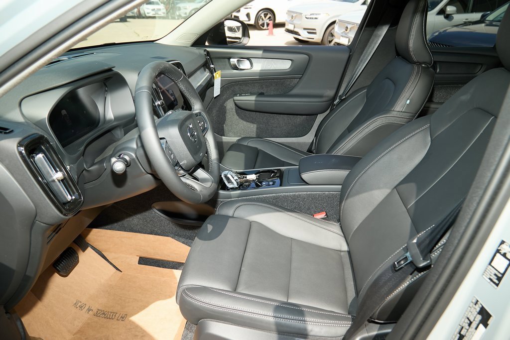 New 2026 Volvo XC40 B5 Plus w/ Protection Package Premier image 13