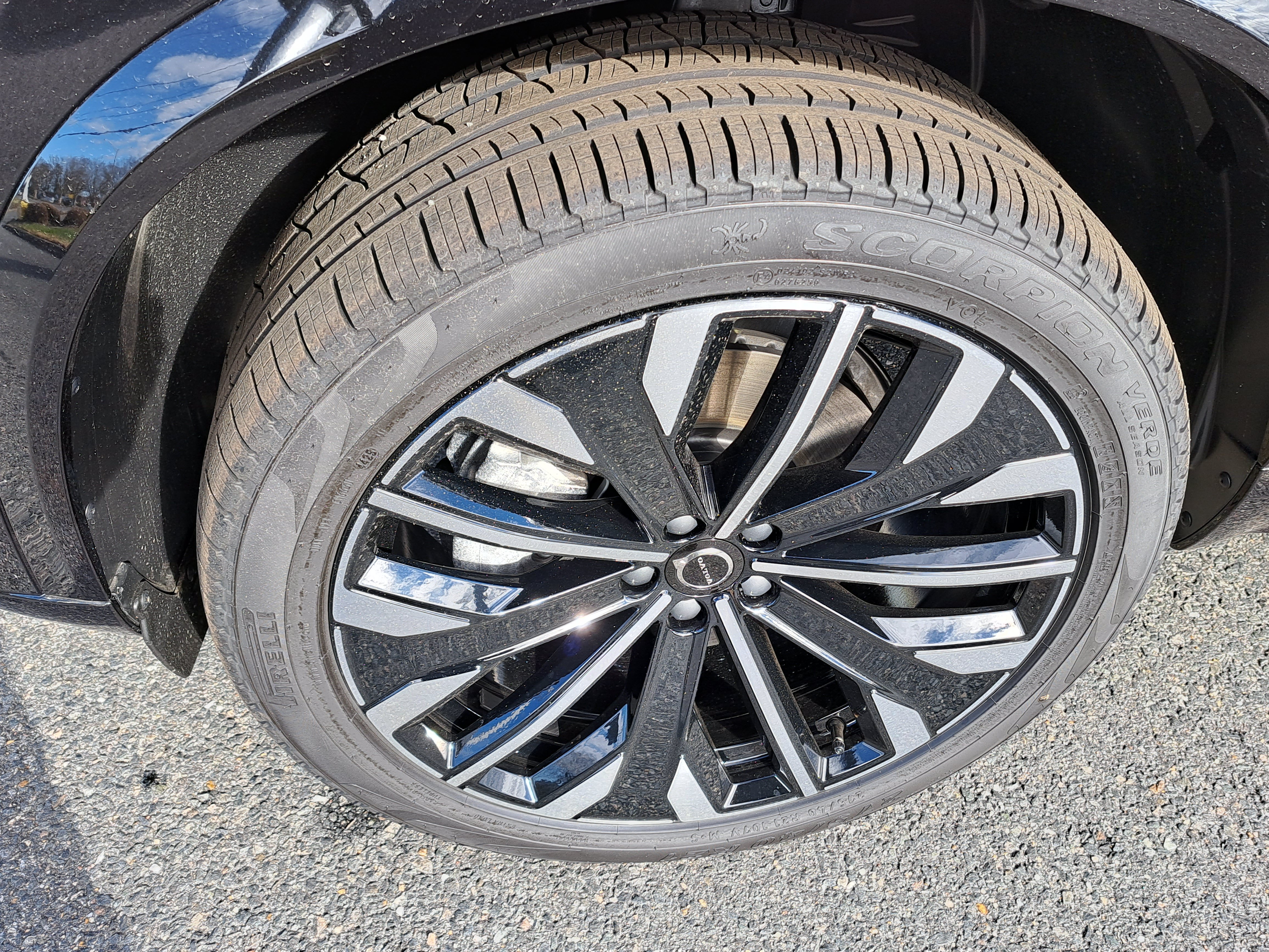 New 2026 Volvo XC90 B6 Plus w/ Protection Package Premier AWD/4WD image 10