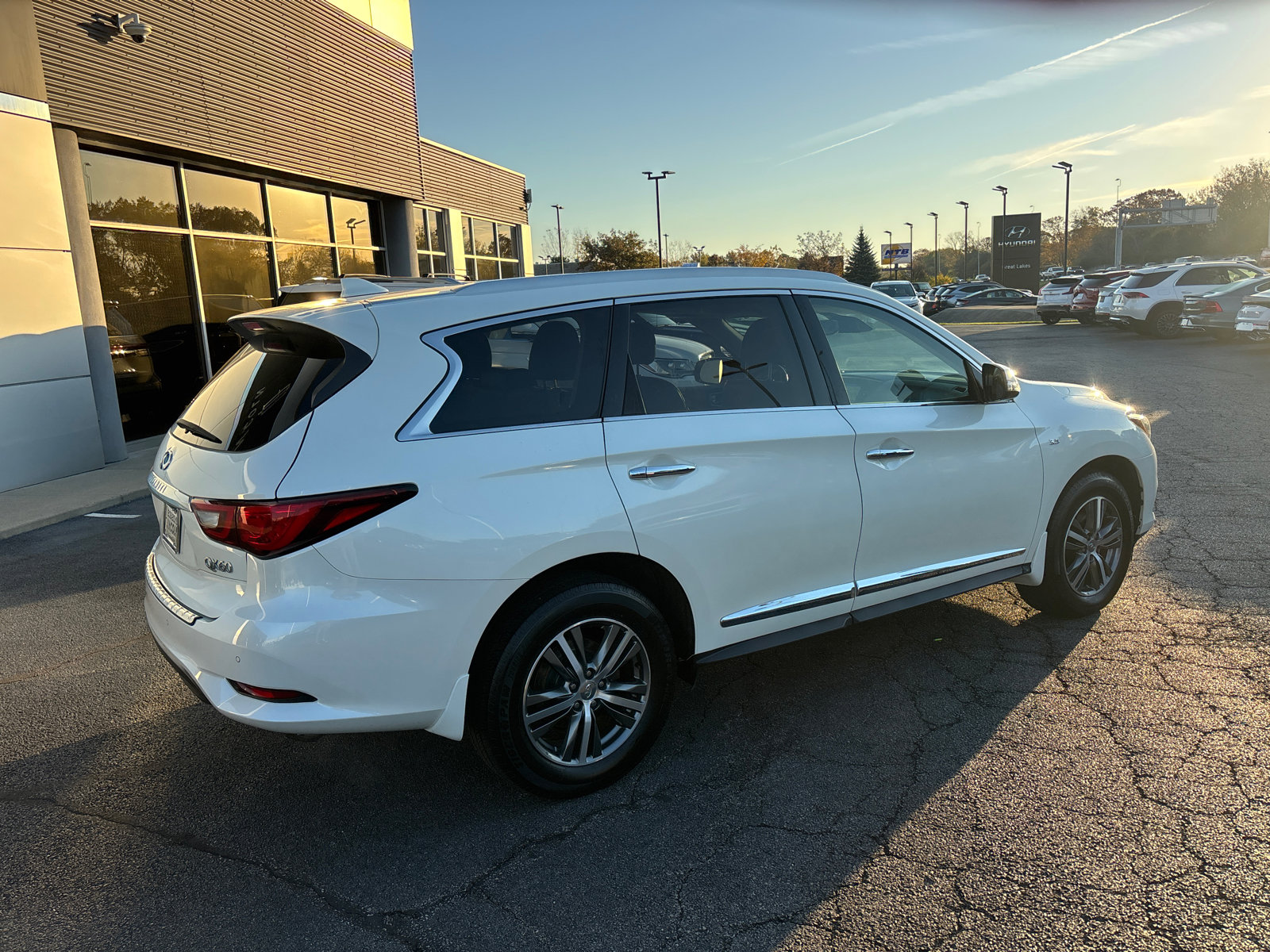 Used 2020 INFINITI QX60 Luxe w/ Essential Package image 7