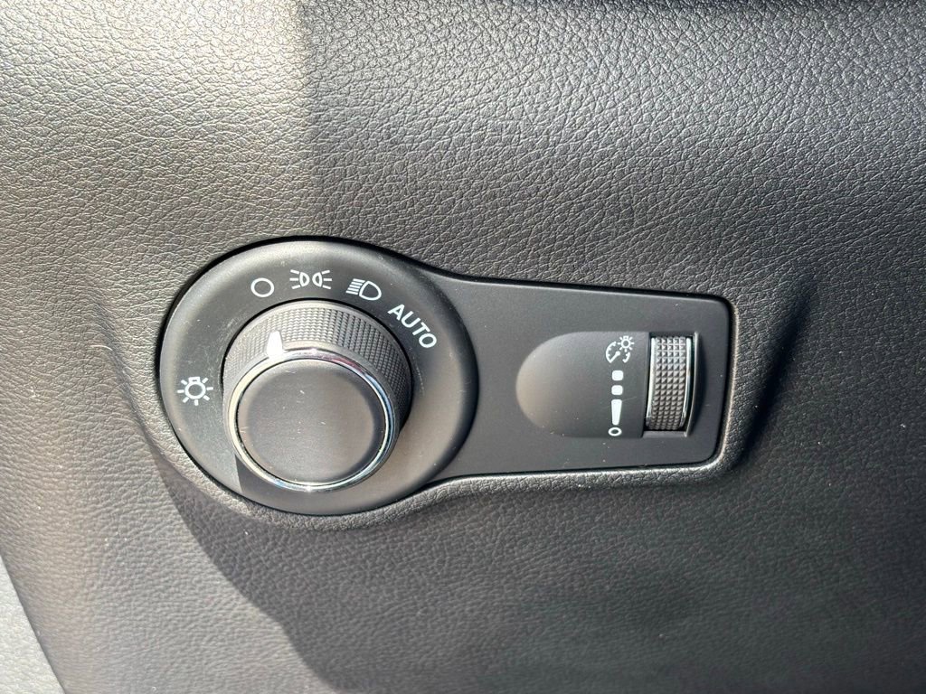 Used 2024 Jeep Compass Sport image 24