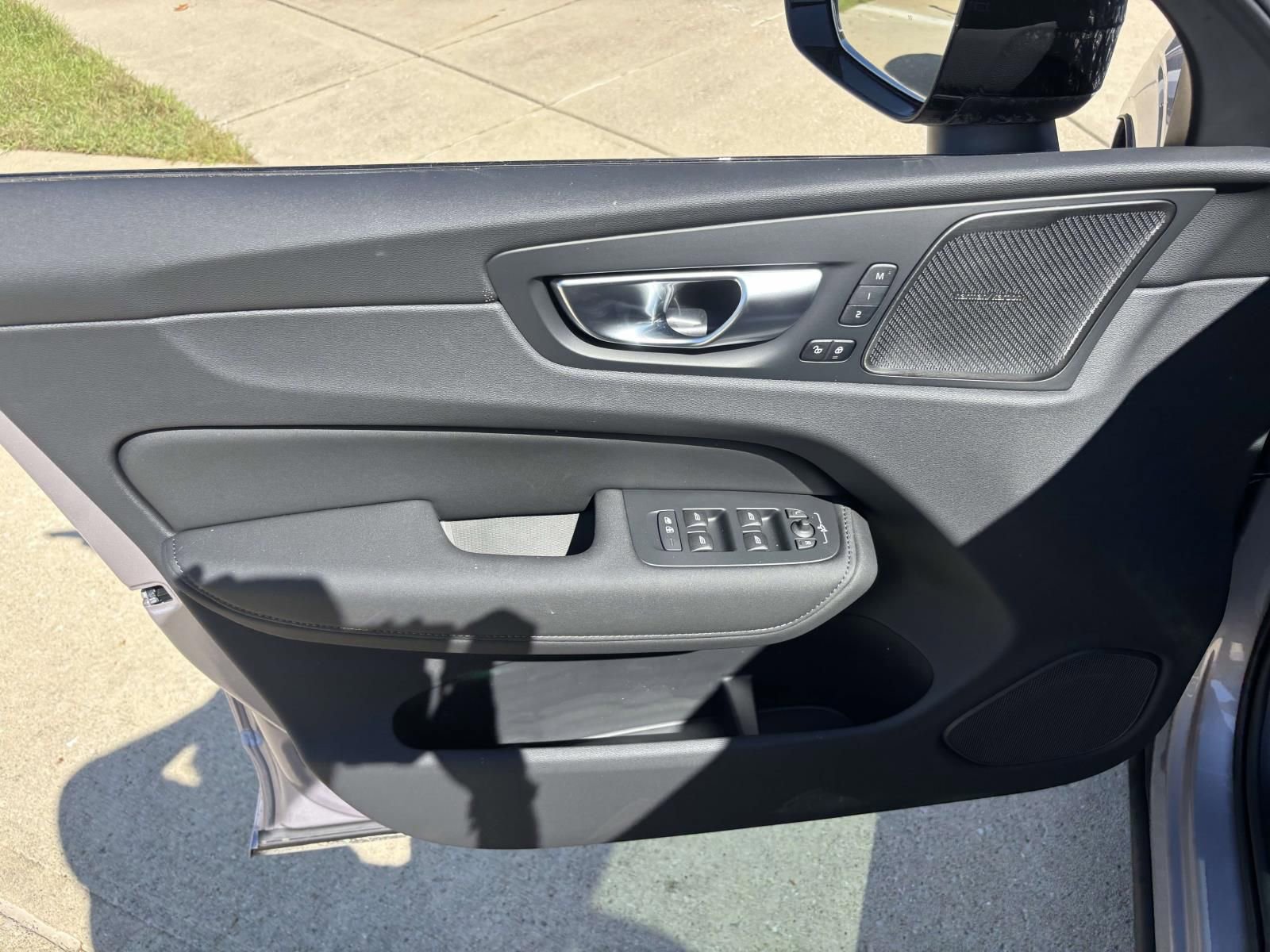 New 2026 Volvo XC60 B5 Ultra w/ Protection Package Premier image 11