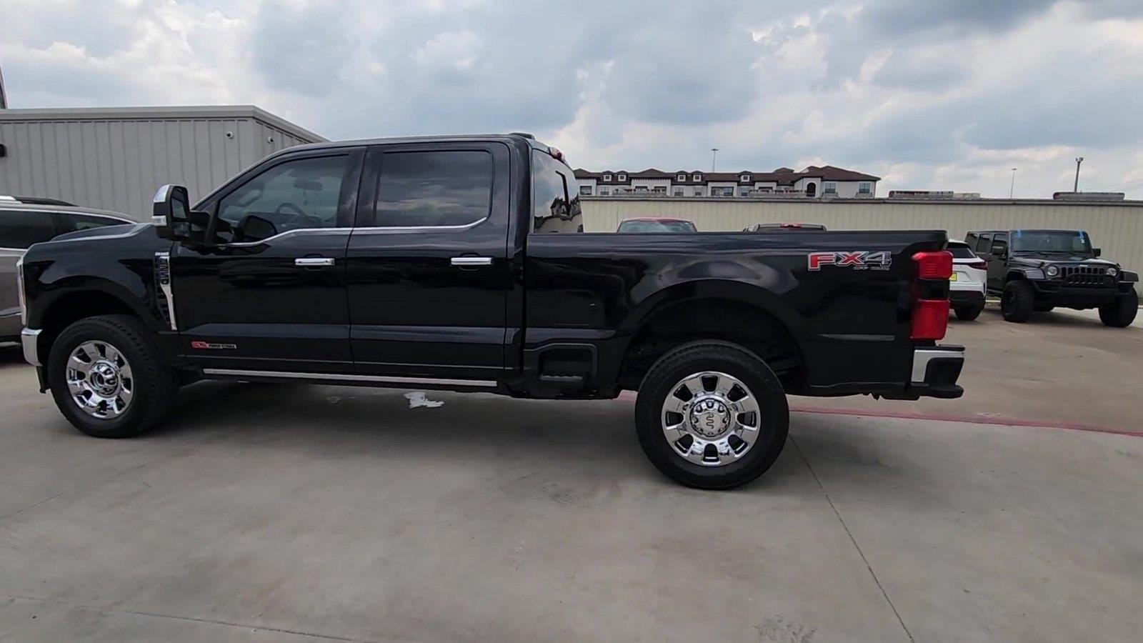 Used 2025 Ford F250 King Ranch w/ Chrome Package AWD/4WD image 32