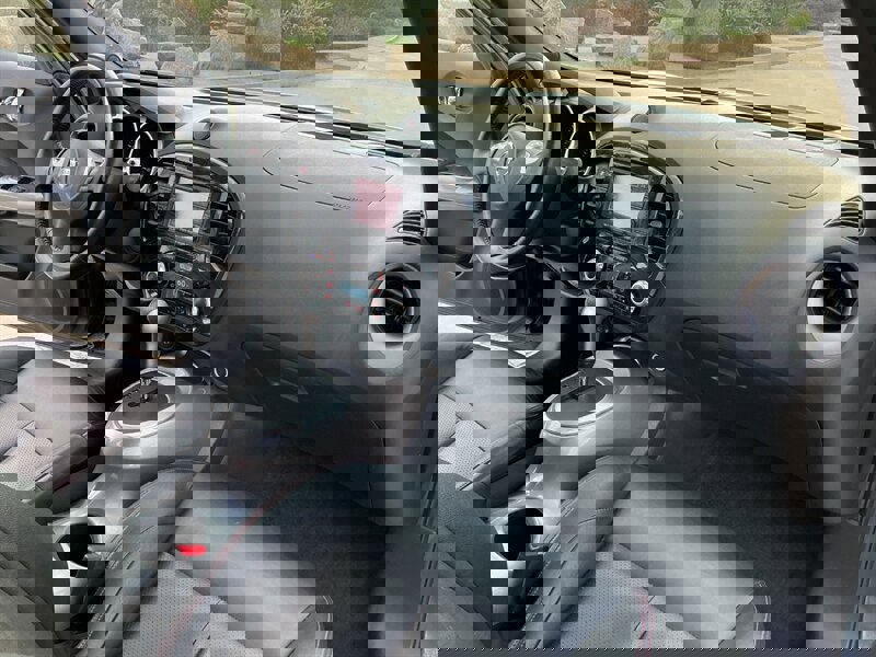 Used 2011 Nissan Juke SL image 25