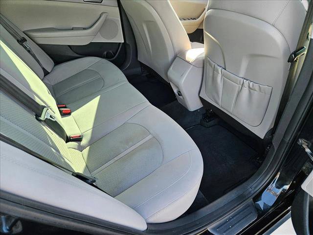Used 2019 Hyundai Sonata SE w/ Cargo Package FWD image 18