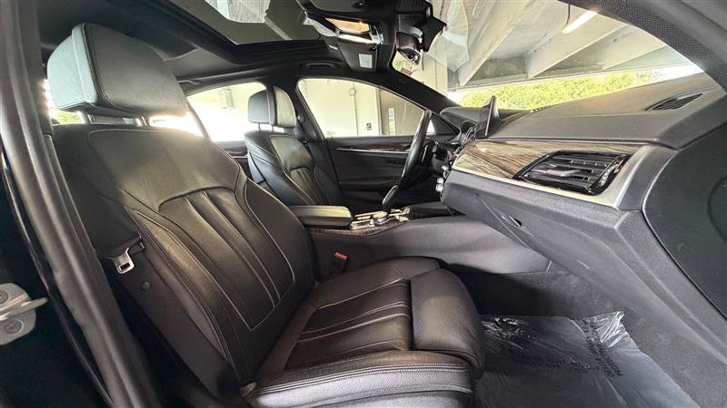 Used 2018 BMW 540i xDrive AWD/4WD image 34