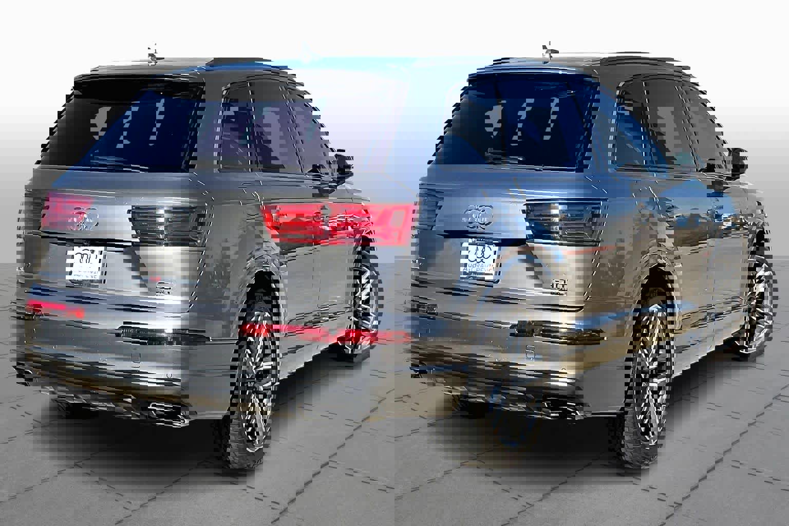 Used 2017 Audi Q7 3.0T Prestige image 12