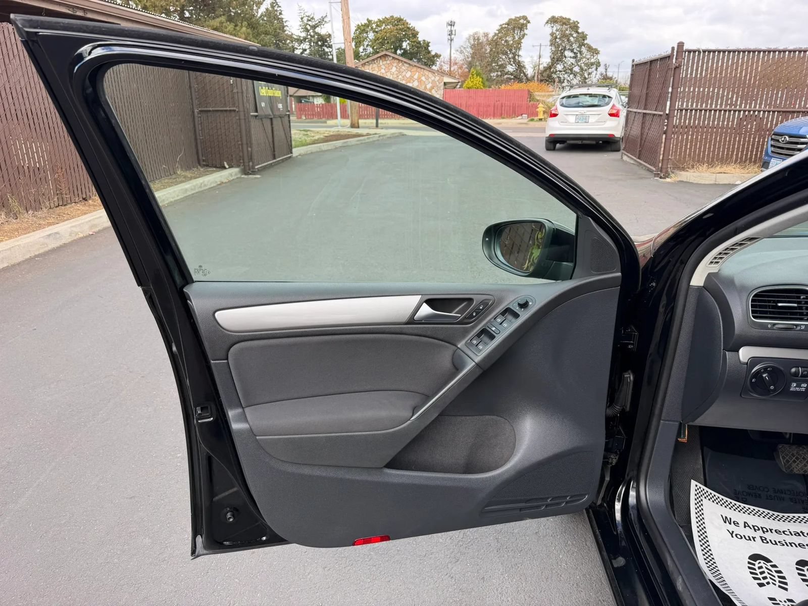 Used 2011 Volkswagen Golf TDI FWD image 9