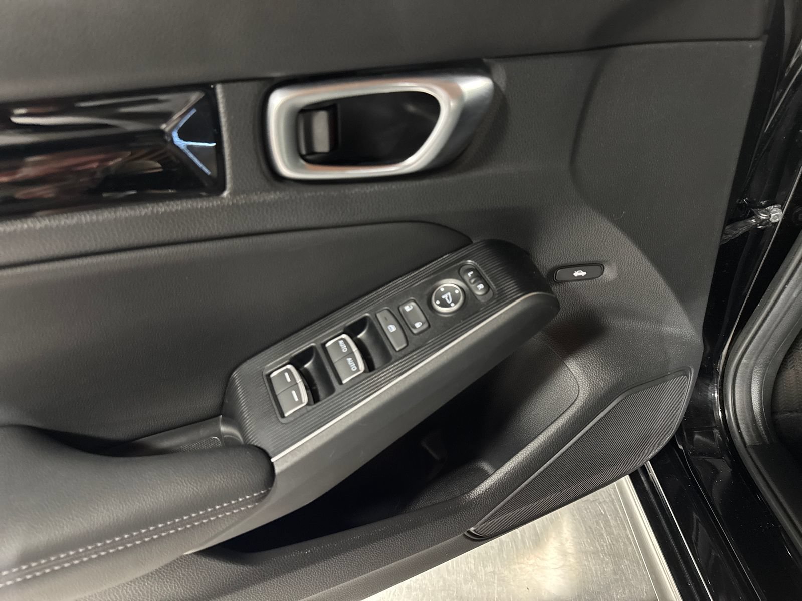 Used 2024 Honda Civic Touring image 27