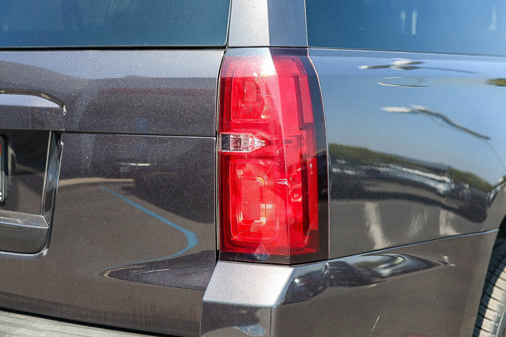 Used 2015 Chevrolet Suburban LT w/ Luxury Package RWD image 25