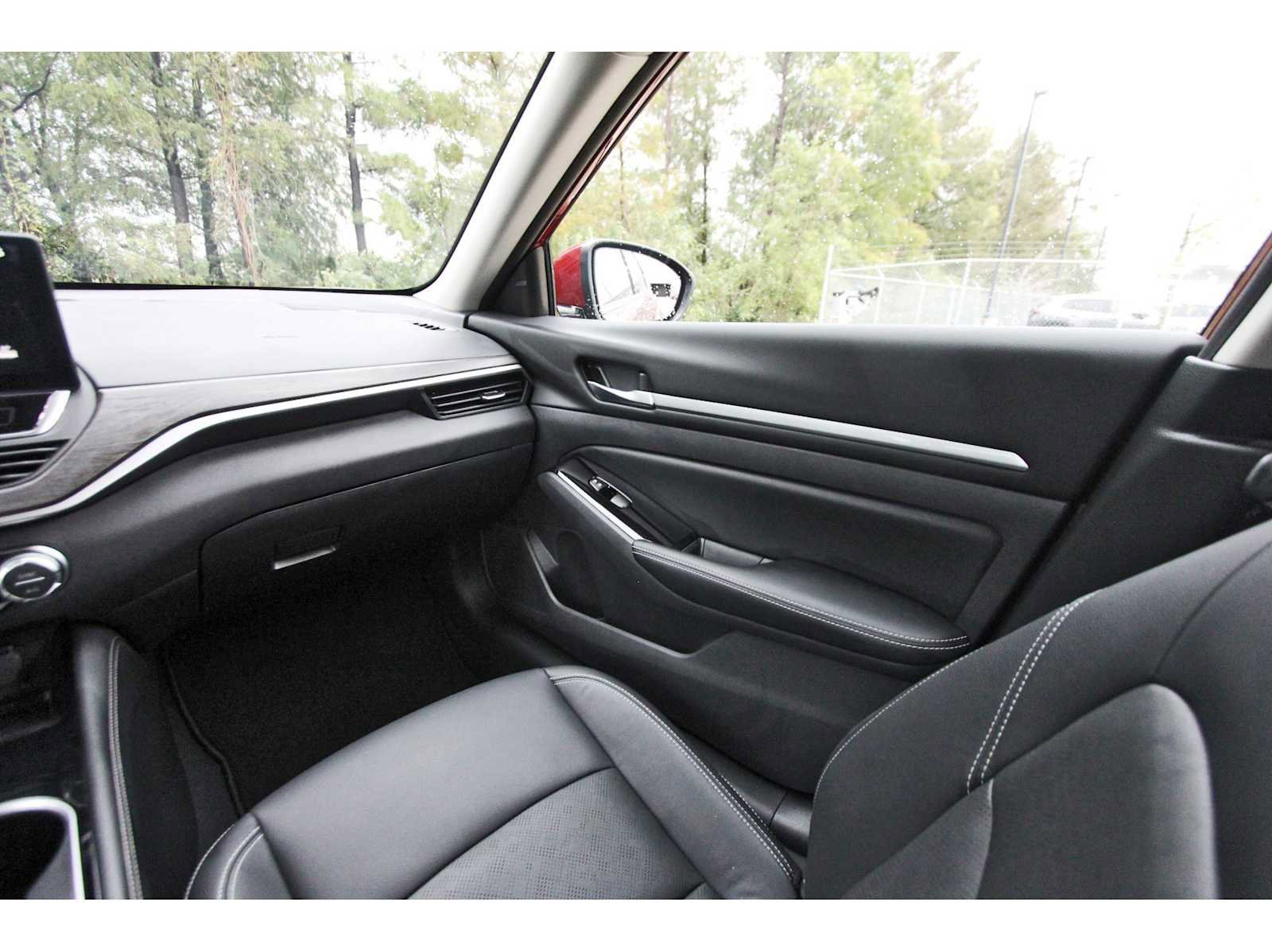 Used 2025 Nissan Altima 2.5 SL image 8