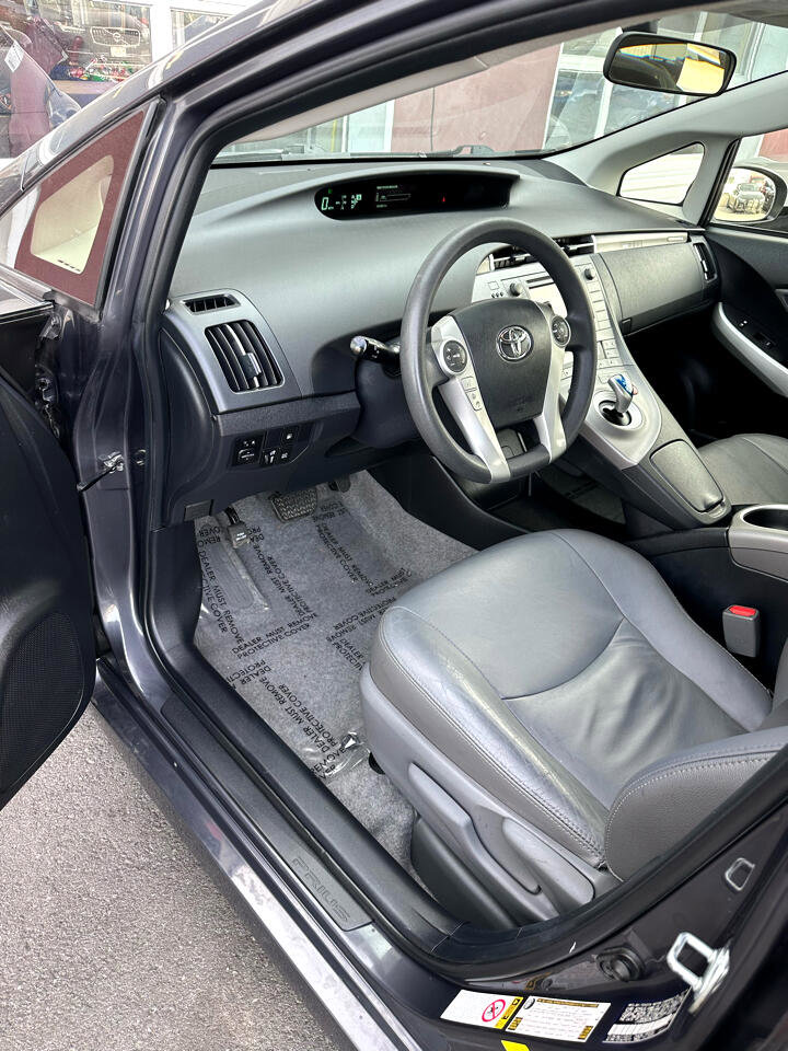 Used 2014 Toyota Prius Prime Plug-In Hybrid image 2