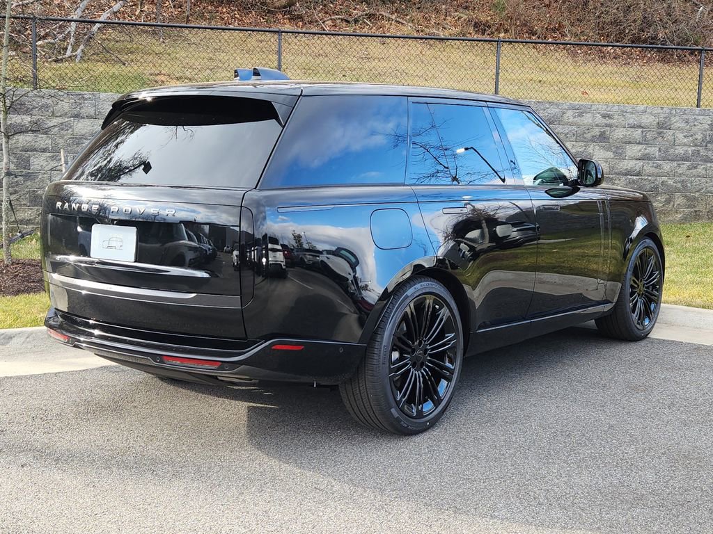 New 2026 Land Rover Range Rover SE image 2