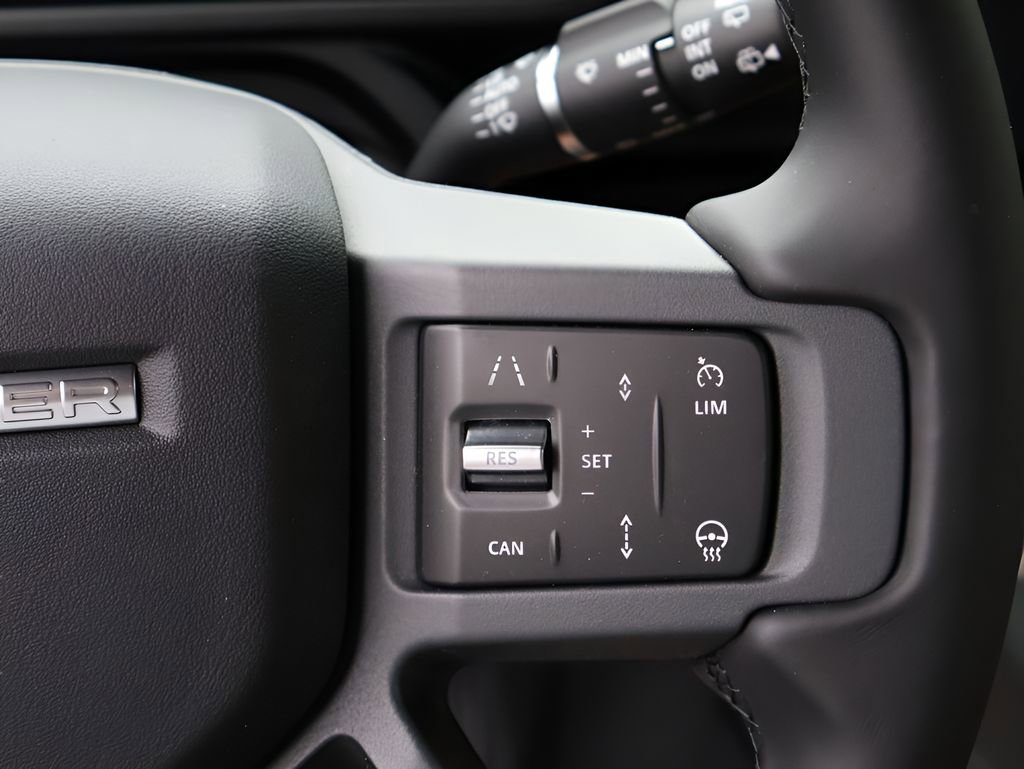New 2026 Land Rover Defender 130 X-Dynamic SE AWD/4WD image 32