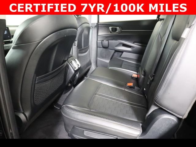 Used 2024 Kia Sorento S image 17