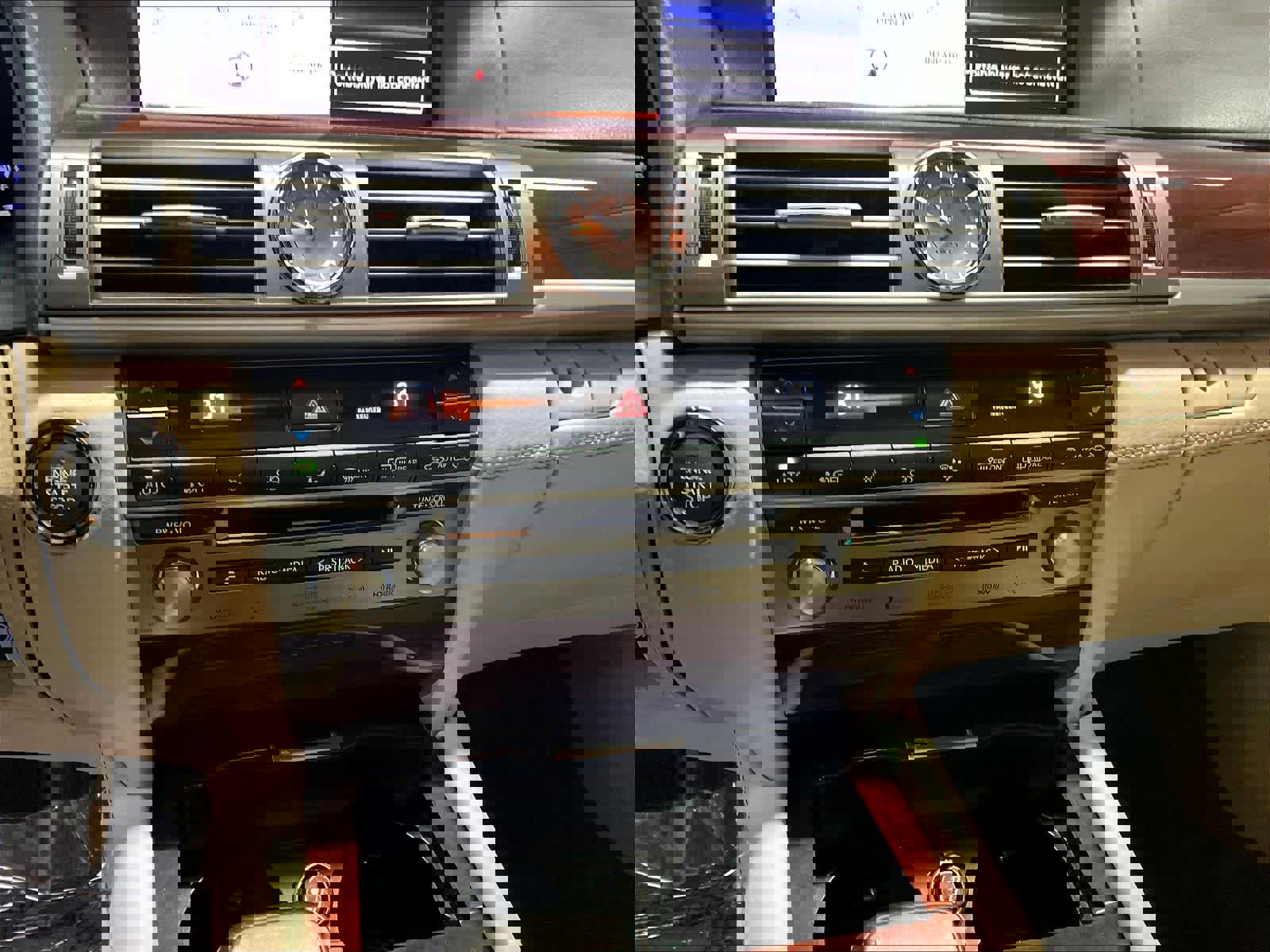 Used 2014 Lexus LS 460 w/ Comfort Package image 34