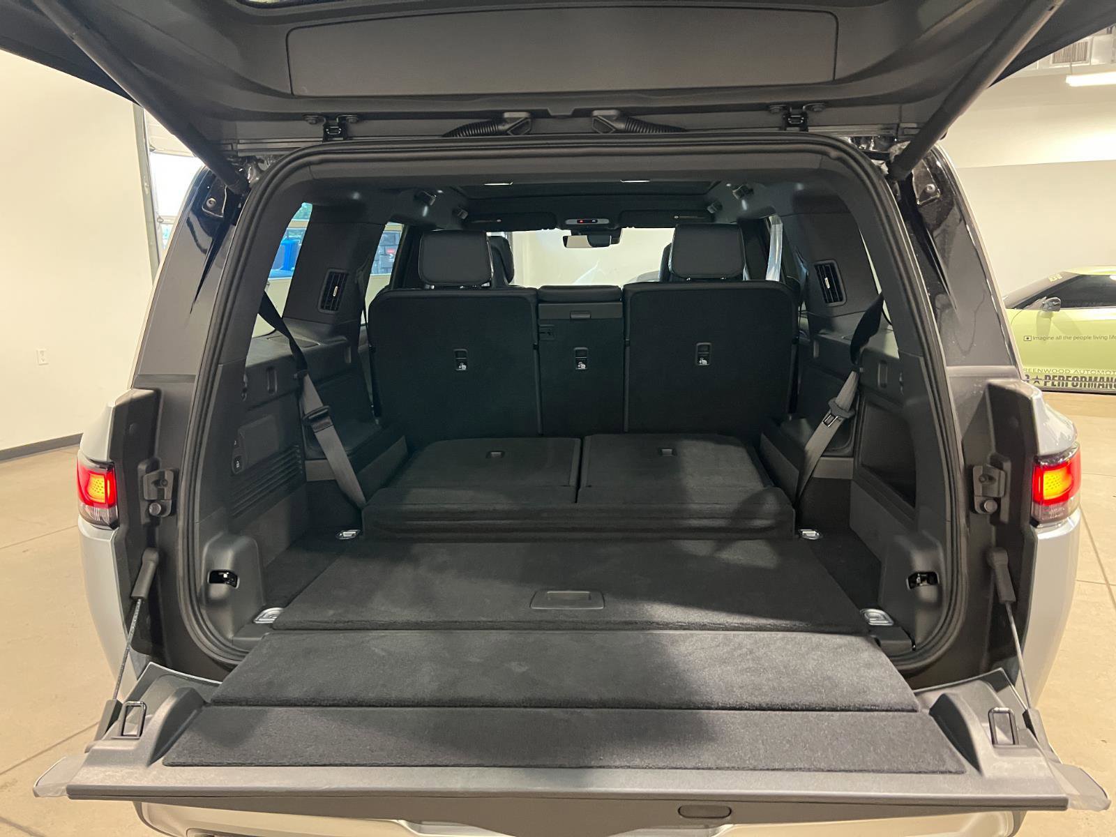 Used 2026 Rivian R1S Adventure AWD/4WD image 30