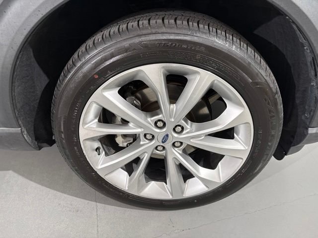 Used 2022 Ford Explorer Platinum w/ Equipment Group 601A AWD/4WD image 16