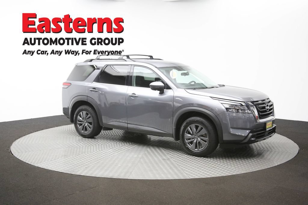 Used 2024 Nissan Pathfinder SV AWD/4WD image 46