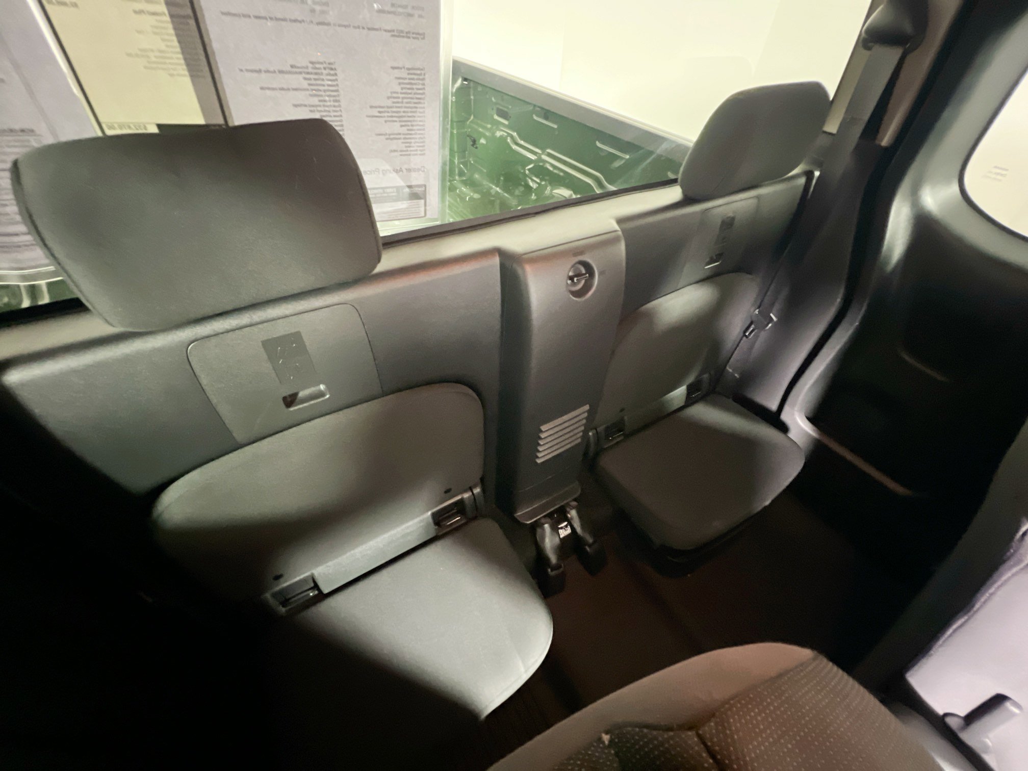 Used 2023 Nissan Frontier SV w/ Technology Package RWD image 32