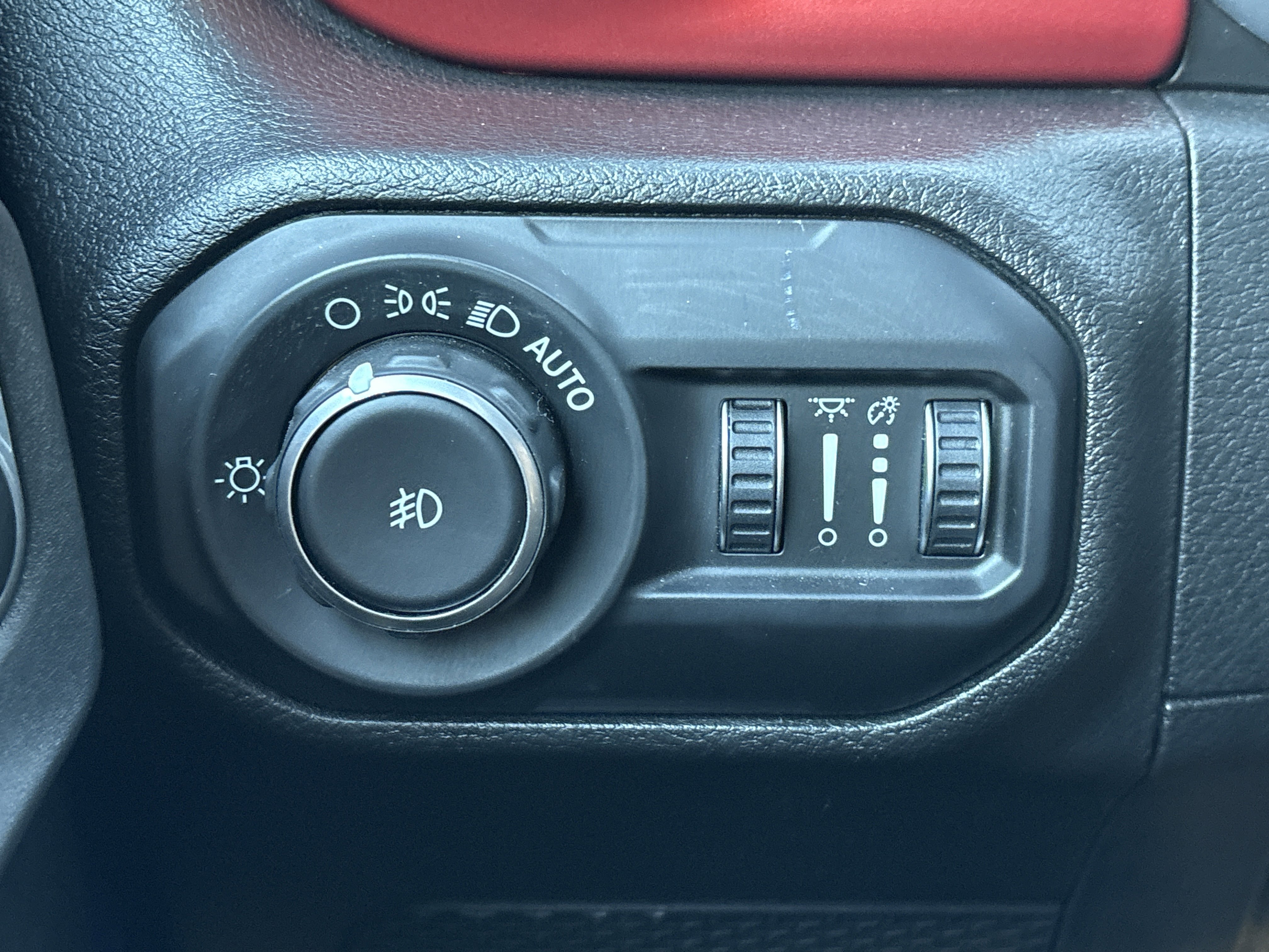 Used 2018 Jeep Wrangler Unlimited Rubicon AWD/4WD image 31