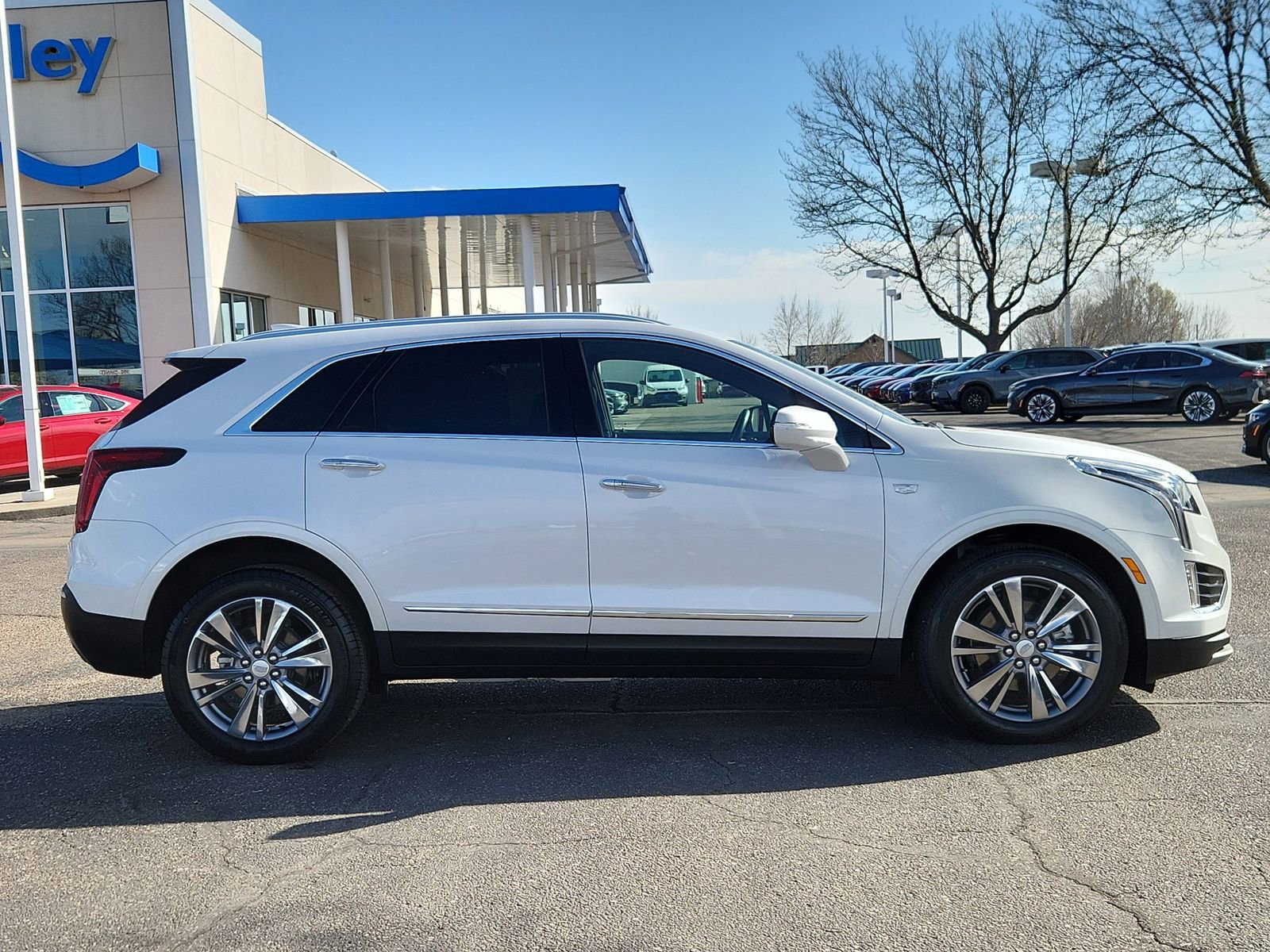 Used 2025 Cadillac XT5 Premium Luxury image 6