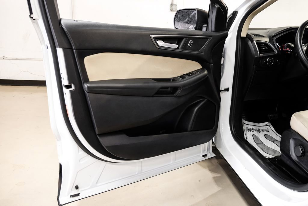 Used 2019 Ford Edge SE image 37