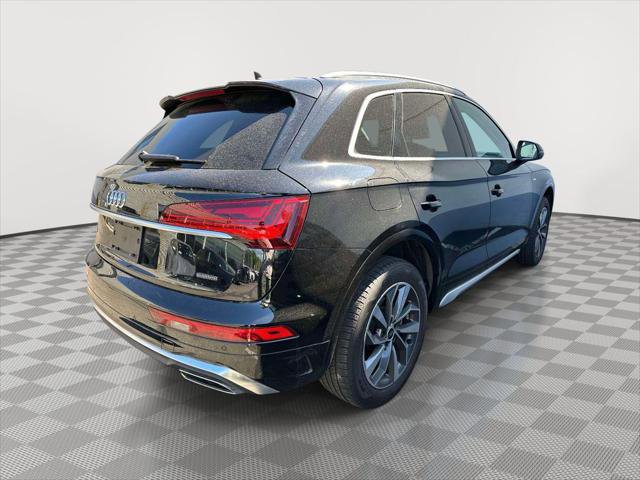 Used 2023 Audi Q5 2.0T Premium w/ Convenience Package AWD/4WD image 3
