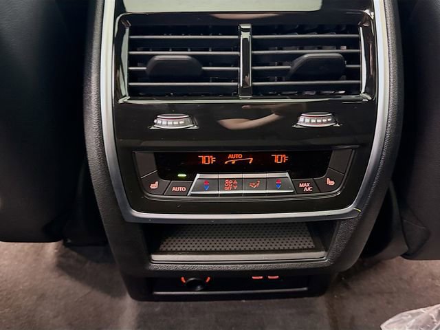 Used 2026 BMW X7 M60i AWD/4WD image 26