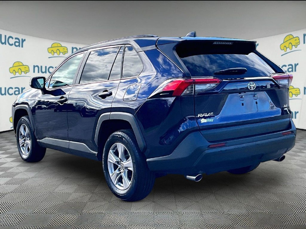Used 2025 Toyota RAV4 XLE AWD/4WD image 4