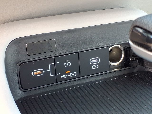New 2027 Hyundai Kona SE FWD image 9