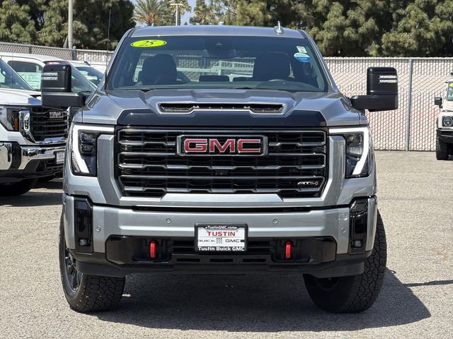 Used 2025 GMC Sierra 2500 AT4 AWD/4WD image 2
