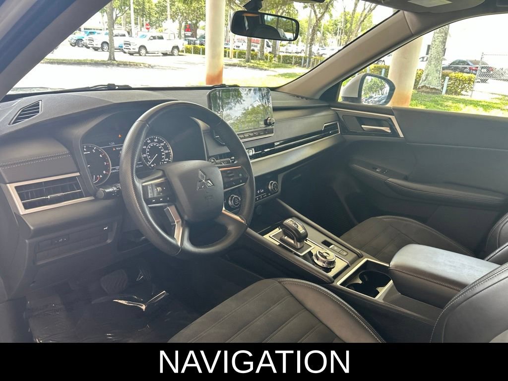 Used 2024 Mitsubishi Outlander SE AWD/4WD image 7