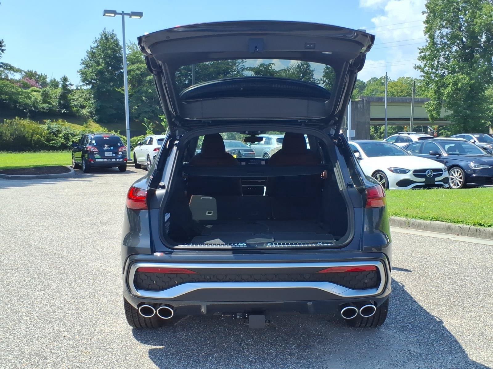 New 2026 Audi SQ5 Prestige AWD/4WD image 27
