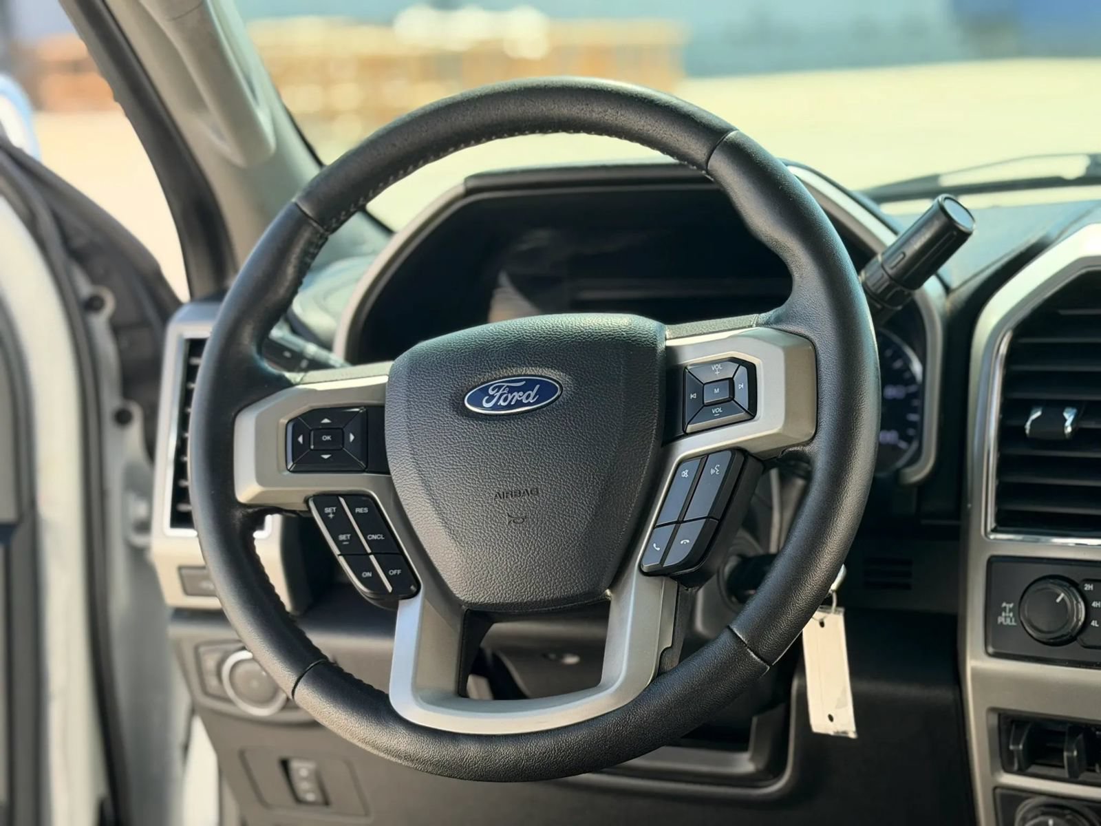Used 2020 Ford F350 Lariat w/ Chrome Package AWD/4WD image 30