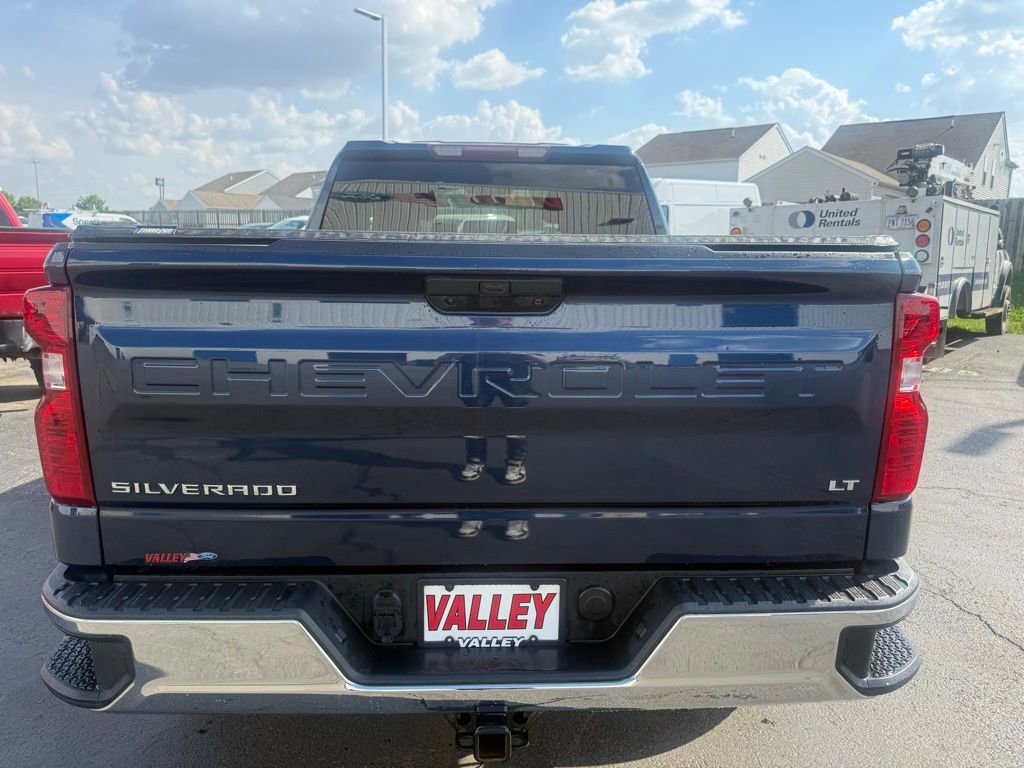 Used 2022 Chevrolet Silverado 1500 LT AWD/4WD image 8