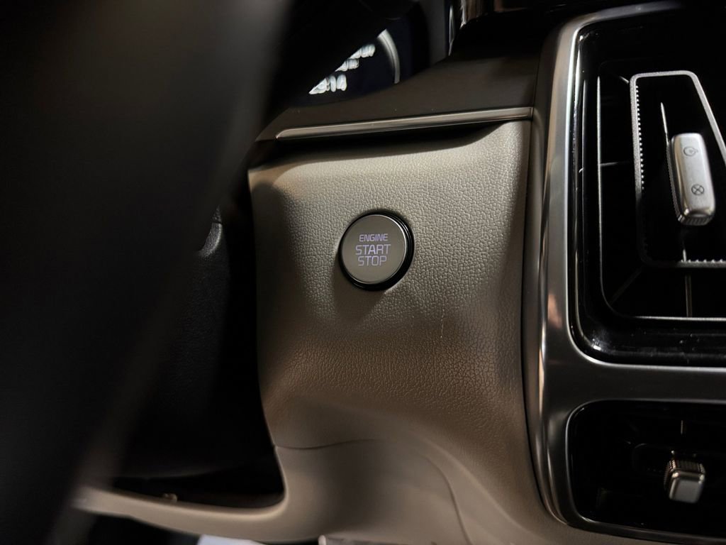 Certified 2023 Kia Sorento SX Prestige image 29