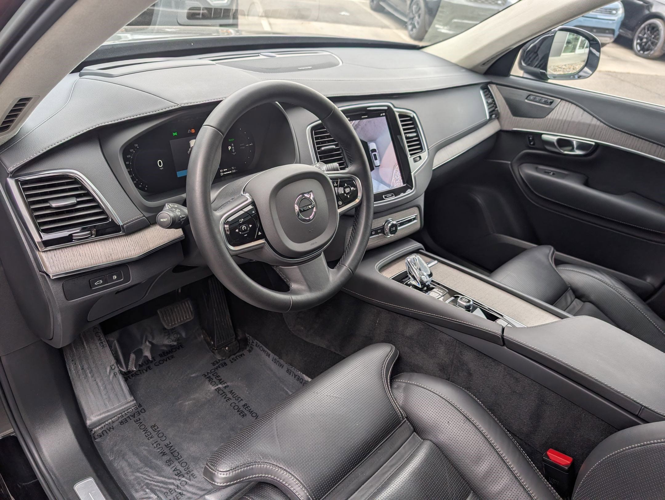 Used 2023 Volvo XC90 T8 Ultimate w/ Lounge Package AWD/4WD image 14