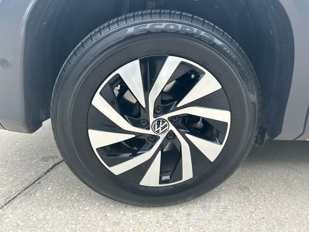 Certified 2025 Volkswagen Tiguan S FWD image 26