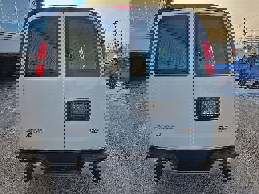 Used 2024 GMC Savana 2500 w/ Driver Convenience Package image 4