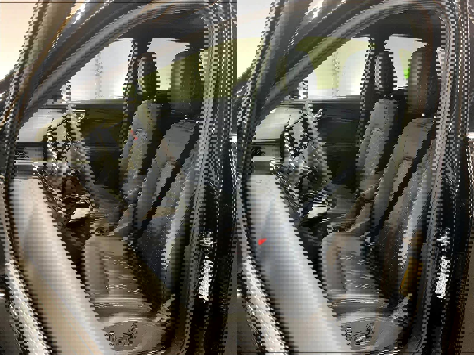 Used 2025 Audi Q4 e-tron Premium Plus w/ Premium Plus image 26